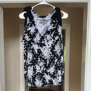 NEW Adrienne Vittadini Black and White Tie Front Sleeveless Tank Top